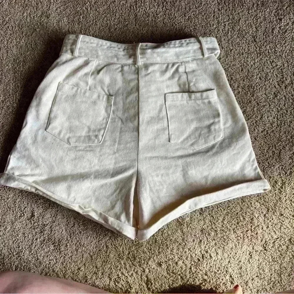 Charlie Holiday Women White Cream Shorts 6 With Matching Belt - Picture 4 of 4
